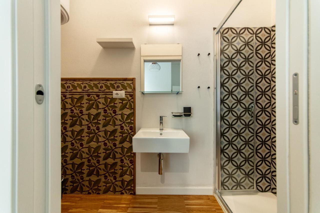 Lele'S Rooms Cagliari Bagian luar foto