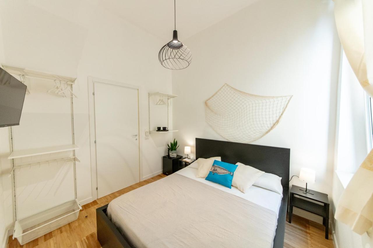 Lele'S Rooms Cagliari Bagian luar foto