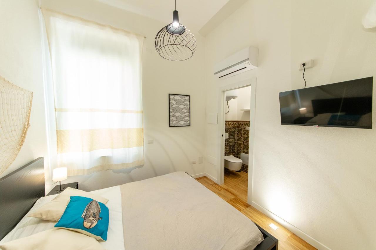 Lele'S Rooms Cagliari Bagian luar foto