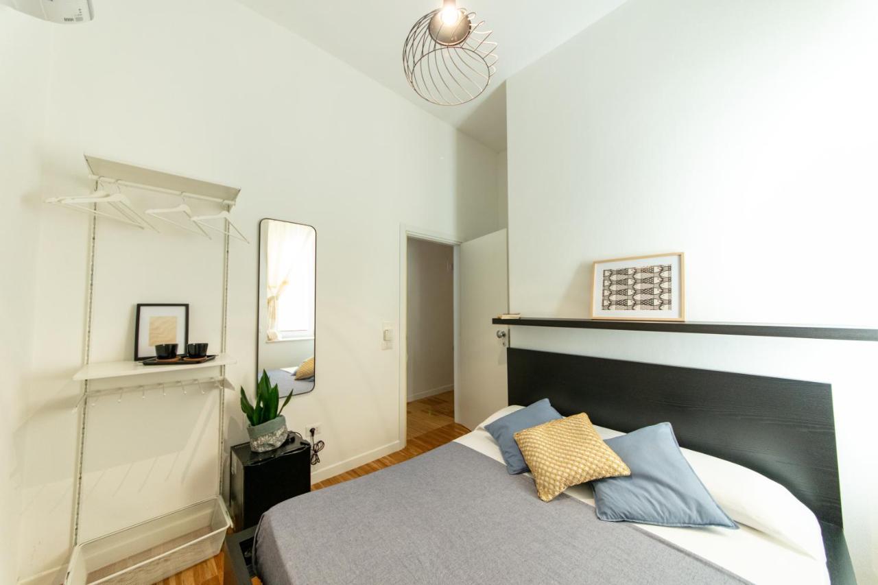Lele'S Rooms Cagliari Bagian luar foto