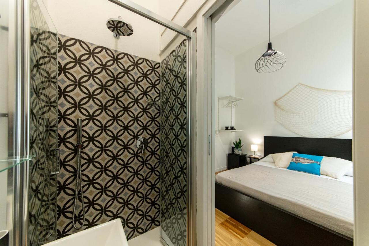Lele'S Rooms Cagliari Bagian luar foto